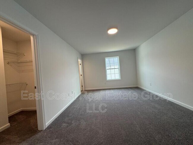 Building Photo - 56 Snowdrop Ct