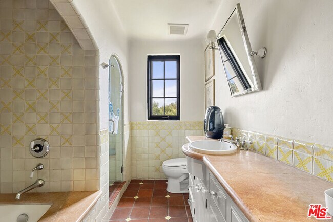 Building Photo - 361 Fordyce Rd