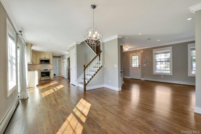 Building Photo - 32 Delamere St