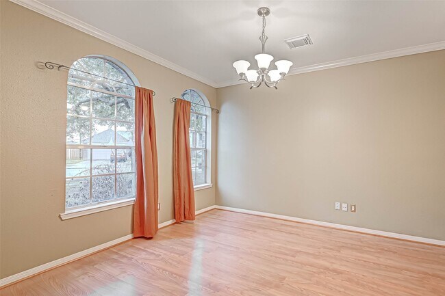 Building Photo - 5815 Henniker Dr