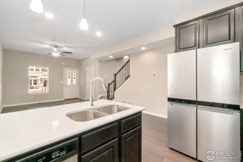 Building Photo - 2433 Ridge Top Dr