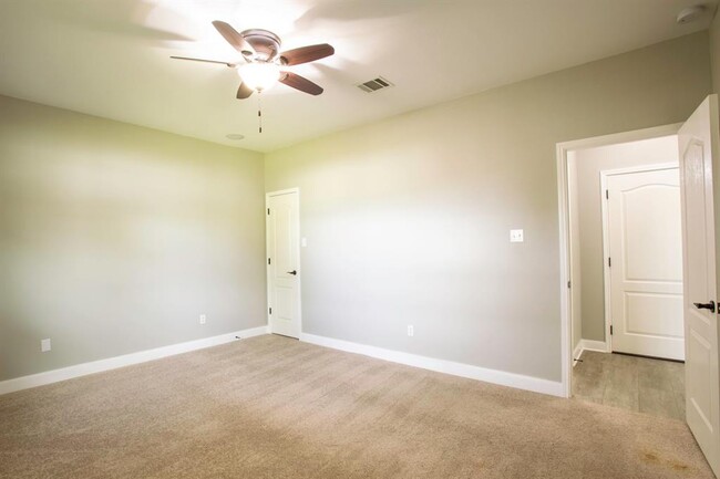 Building Photo - 350 McGarity