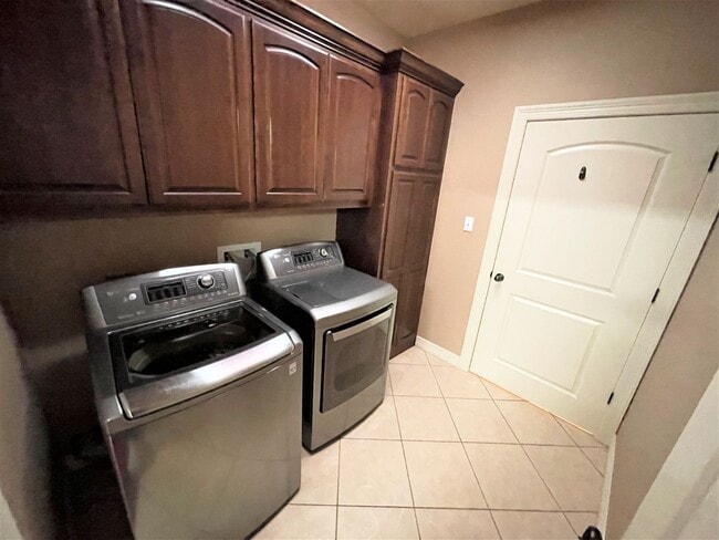 Building Photo - 3699 Canyon Ln