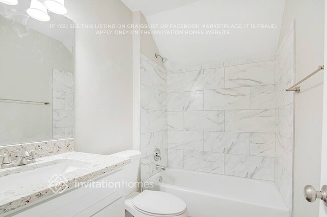 Building Photo - 201 Zircon Ln