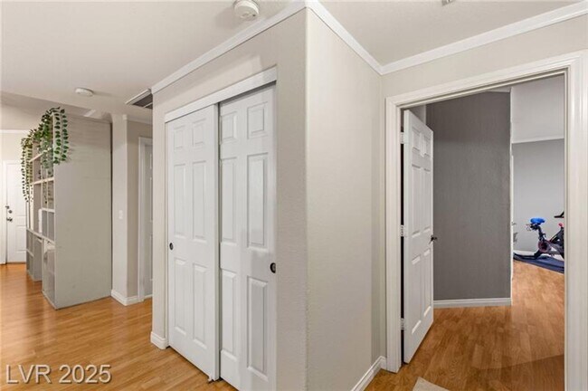 Building Photo - Spacious Two-Bedroom Condo with Resort-Sty...