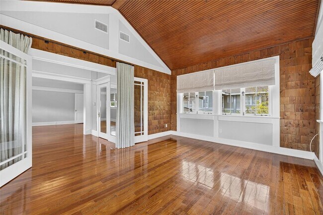 Building Photo - 3003 W Harbor View Ave