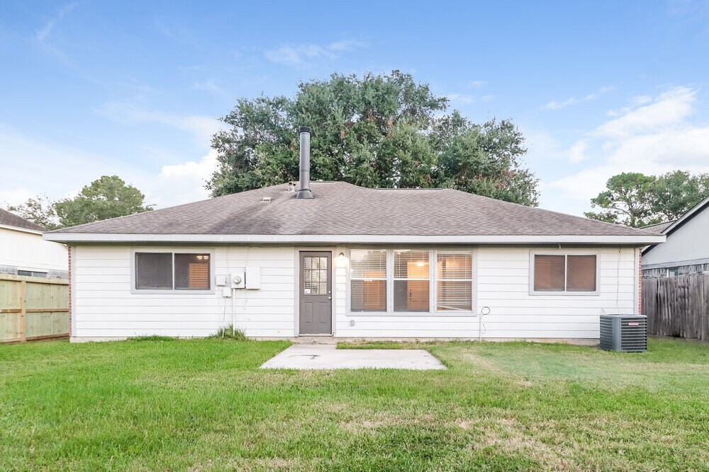 Building Photo - 5411 Roserock Ln