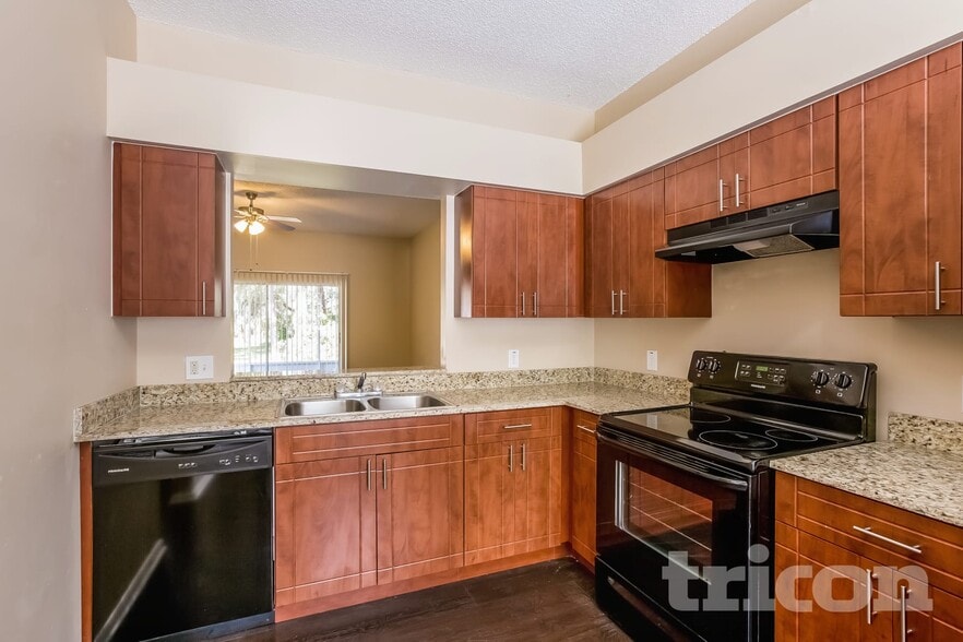 Building Photo - 4501 Cabbage Palm Dr