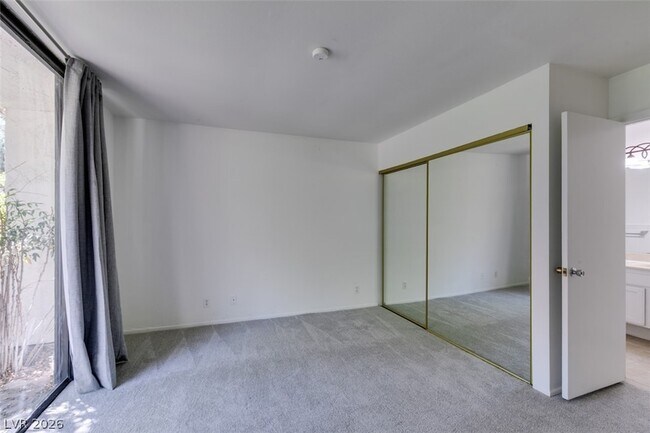 Building Photo - 3452 Pino Cir