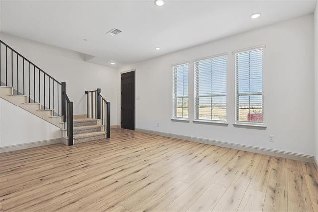Building Photo - 517 Parkside Dr