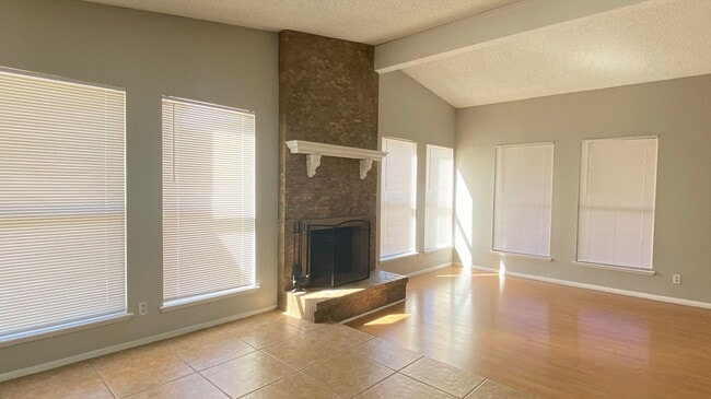 Building Photo - 8740 Cremona Dr