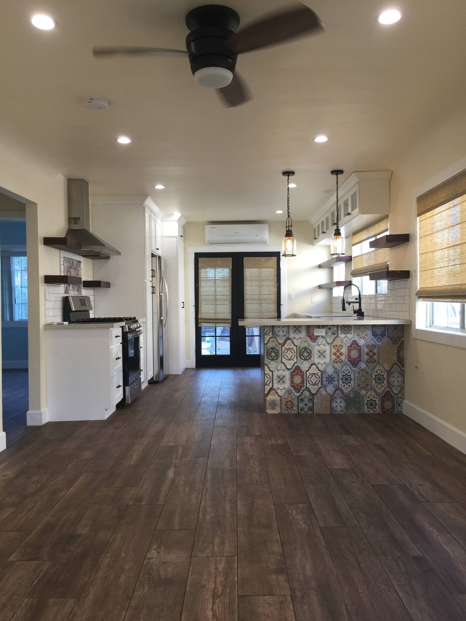 Building Photo - 2120 Laverna Ave