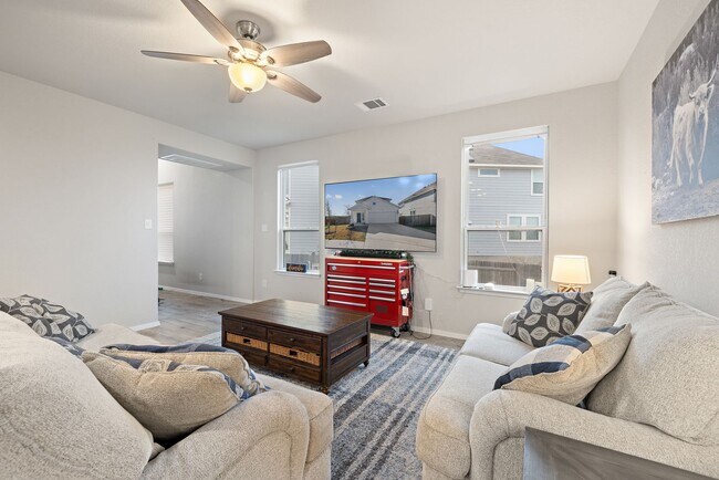 Building Photo - 408 Black Opal Dr