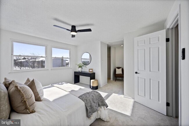 Building Photo - 6909 Doublebrand Ct