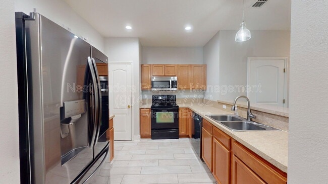 Building Photo - 6032 Bartram Village Dr