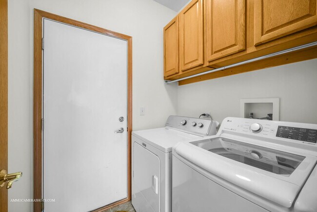 Building Photo - 369 Vaughn Cir