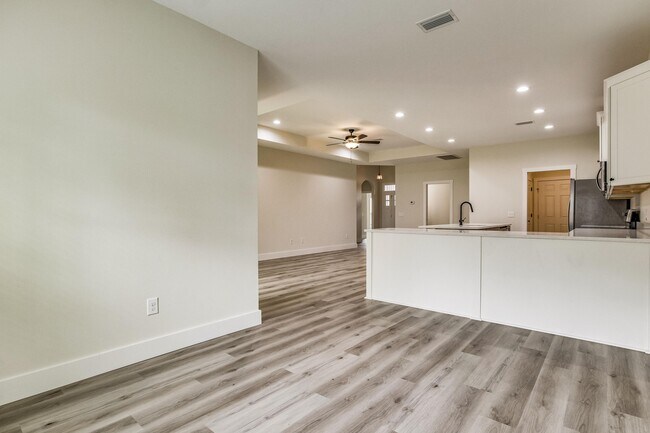 Building Photo - 6809 Water St