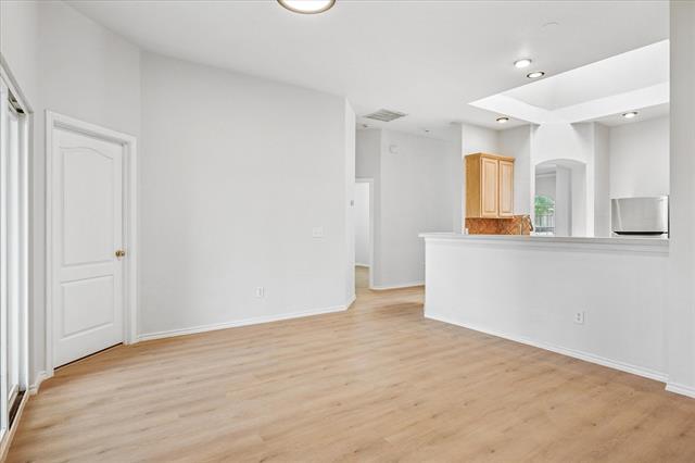 Building Photo - 1700 Bur Oak Dr