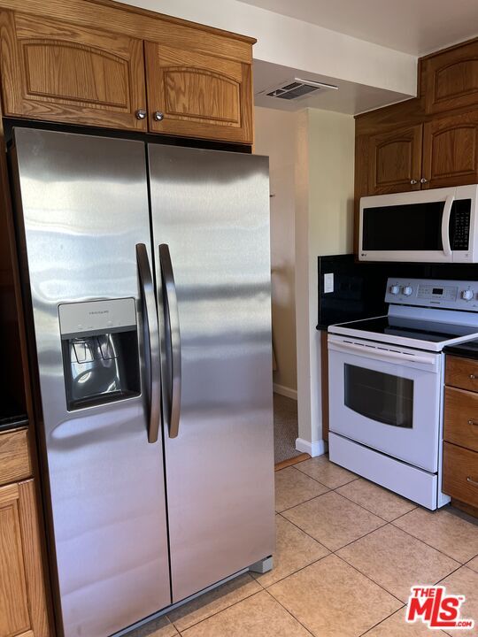 Building Photo - 5045 Maytime Ln