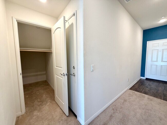 Building Photo - Solar Powered 4 Bedroom 3.5 Bath Sagewood Home with Private Casita & 3 Car Garage