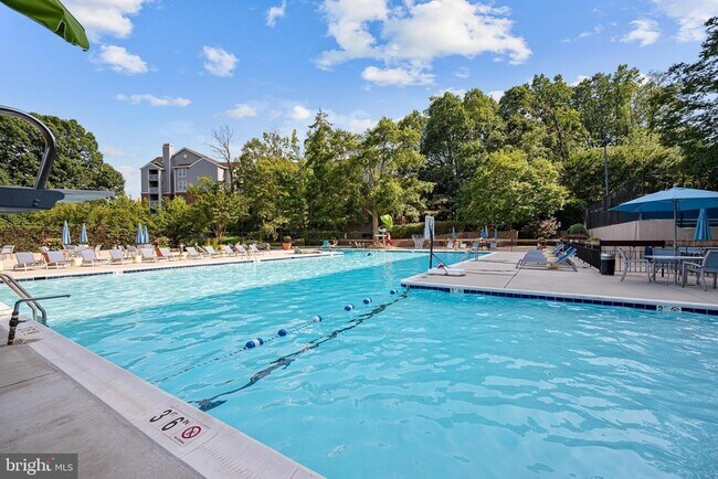 Building Photo - 5500 Holmes Run Pkwy