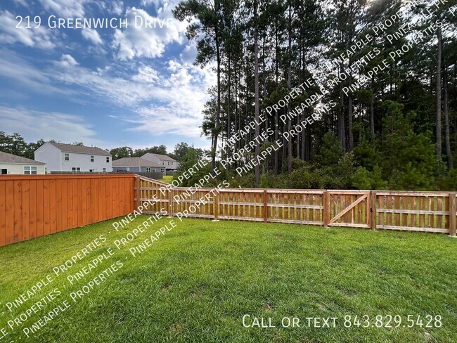 Building Photo - 219 Greenwich Dr