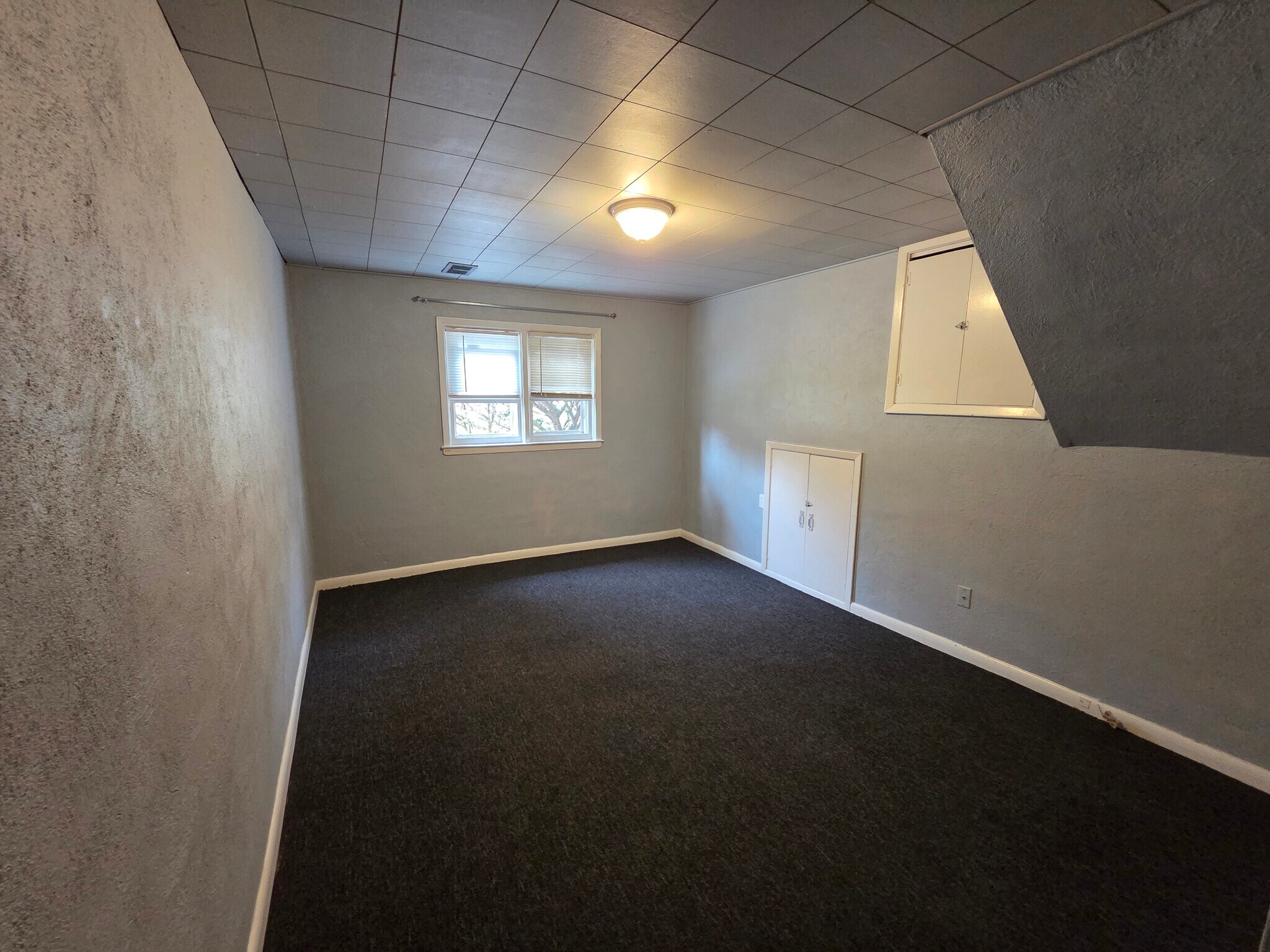 Building Photo - 811 Coppock Ln