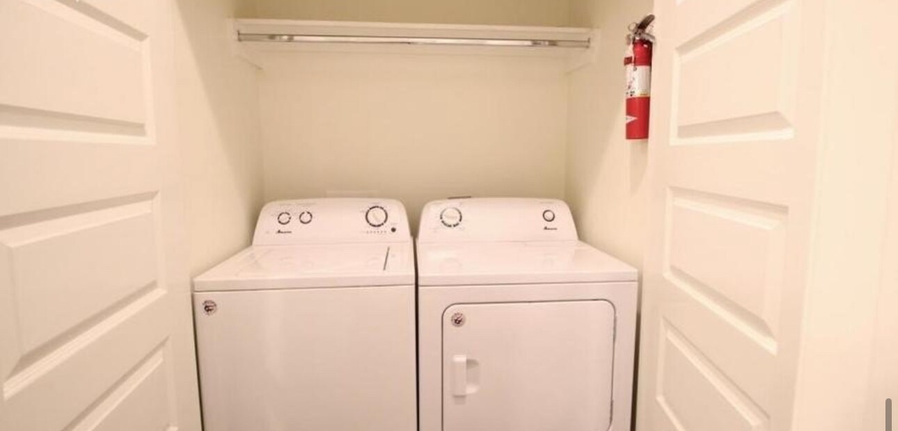 Building Photo - 1804 Jackson St