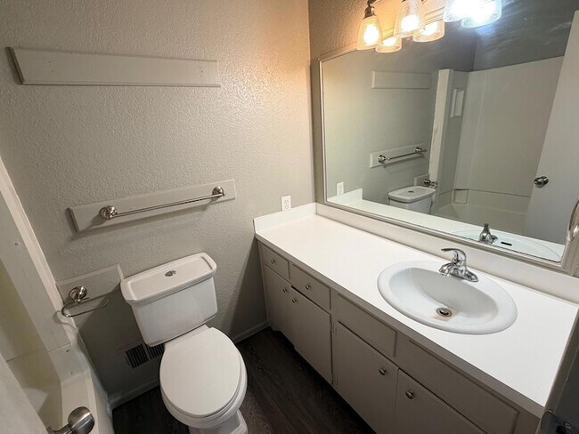 Building Photo - 3714 53rd St