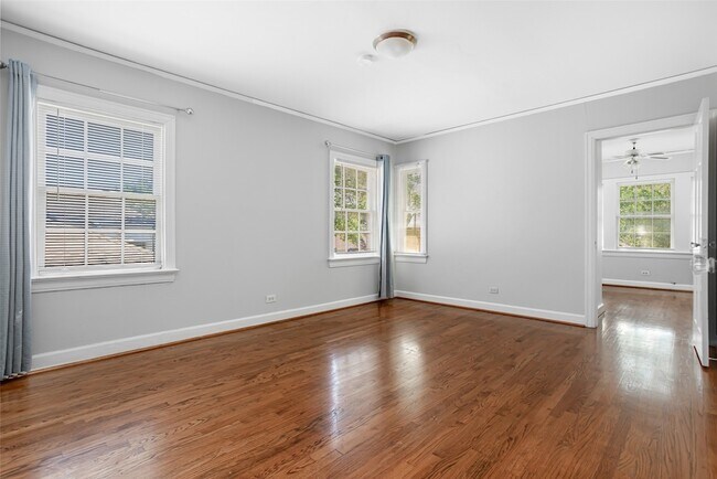 Building Photo - 5442 Longview St