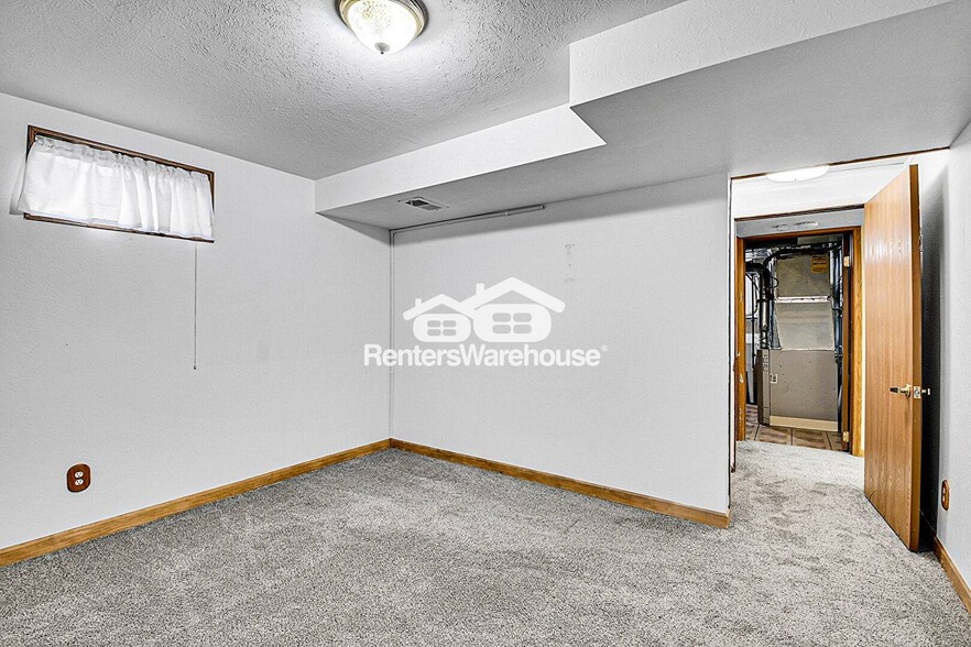 Building Photo - 10222 W Ida Ave