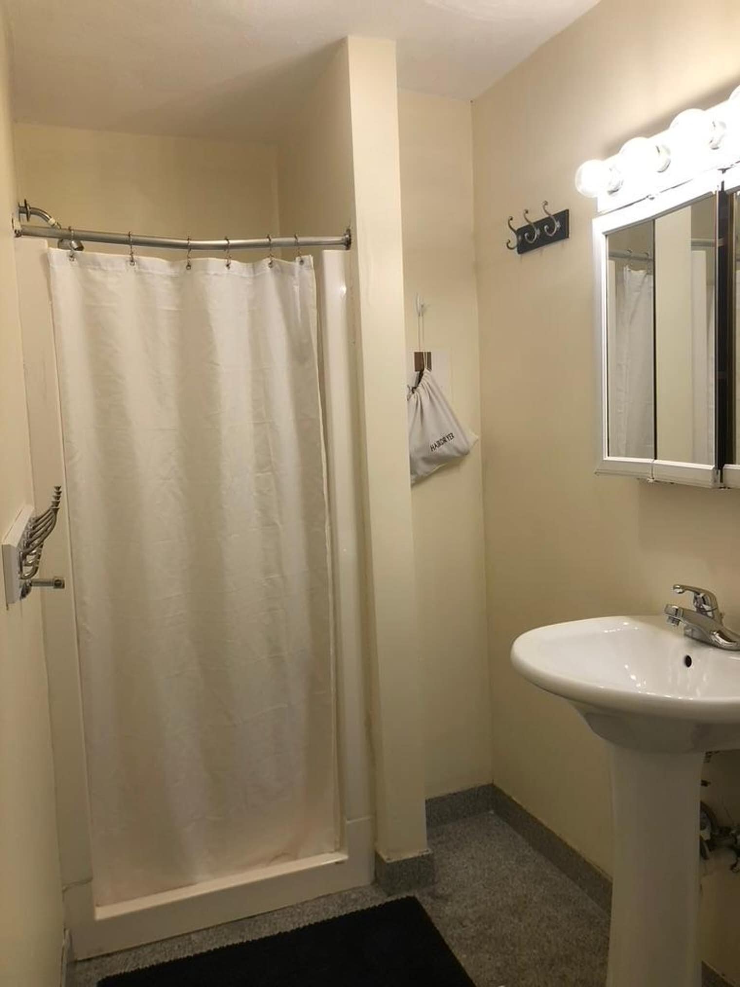 Building Photo - 109 Chiswick Rd