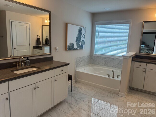 Building Photo - 1058 Thoroughbred Dr.