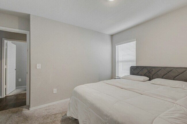 Building Photo - 10658 Red Orchid Dr