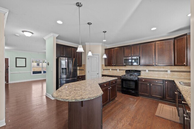 Building Photo - ***Beautiful Knightdale 4/2.5 W/ Private Pool***