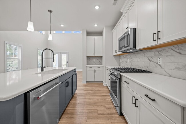 Building Photo - 2561 Legrande Way