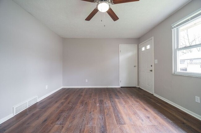Building Photo - 883 Akola Ave