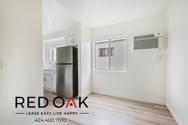 Building Photo - 10535 Lindley Ave