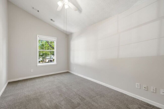 Building Photo - 1442 Parkside Club Dr NW