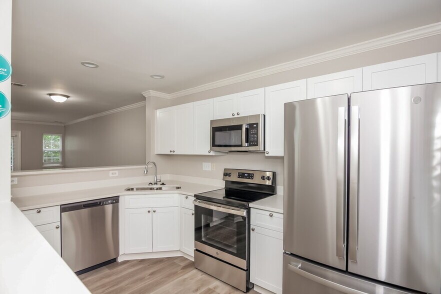 Building Photo - 10552 English Setter Way