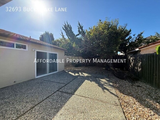 Building Photo - 32693 Bucks Lake Ln