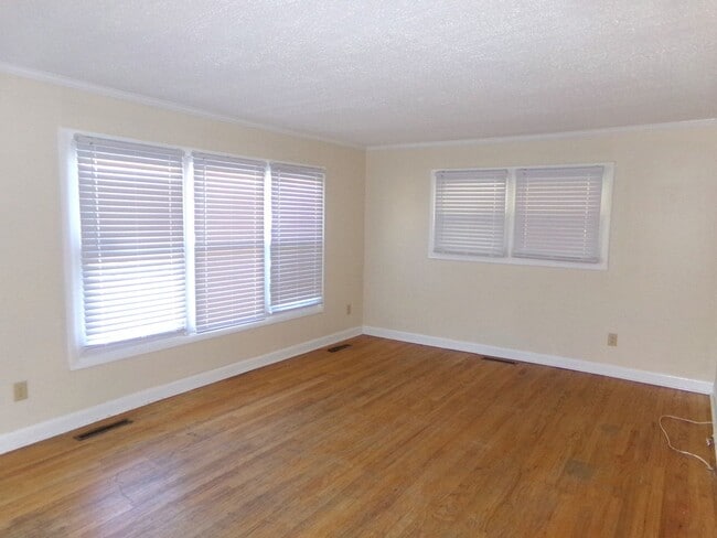 Building Photo - Home in Morehead City