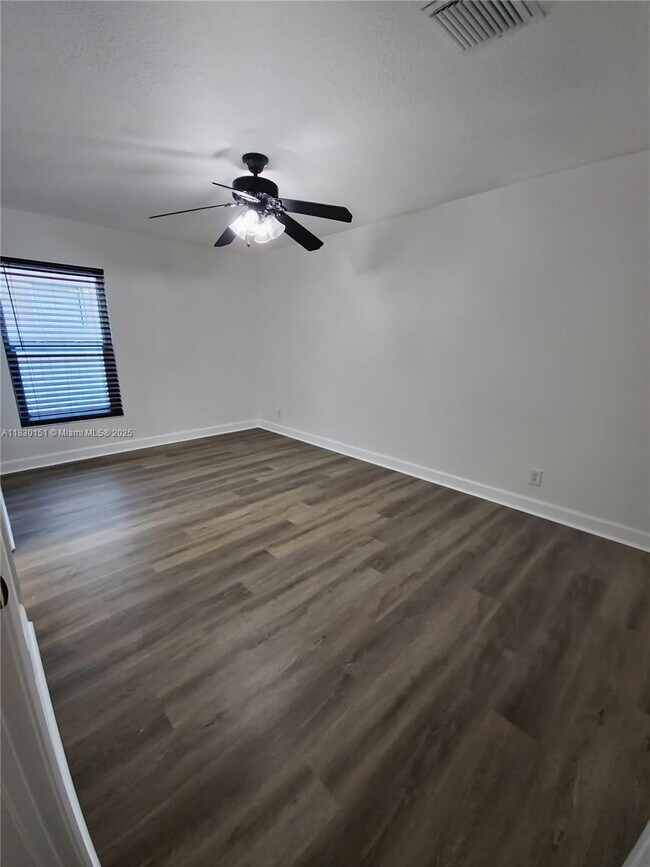 Building Photo - 7044 Brunswick Cir
