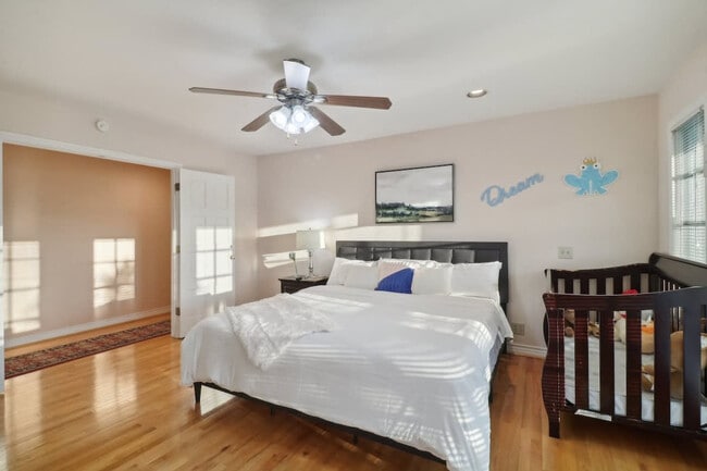 Building Photo - 2908 Lakemont Dr