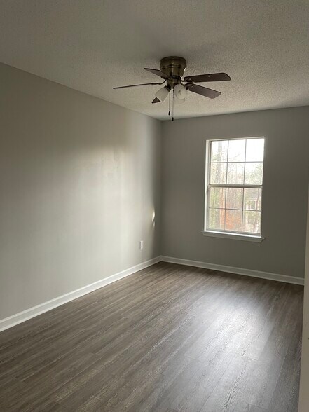 Building Photo - 5415 Sasha Ct