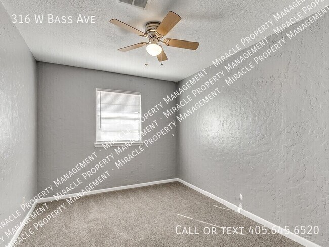 Building Photo - 316 W Bass Ave