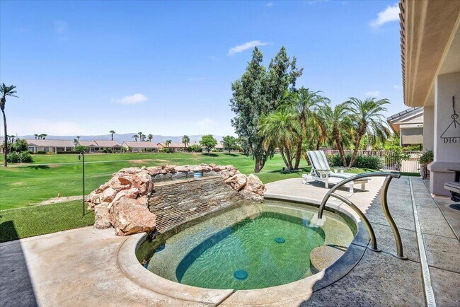 Building Photo - 39305 Fernwood Glen Ct
