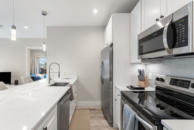 Building Photo - 1457 Tremont St