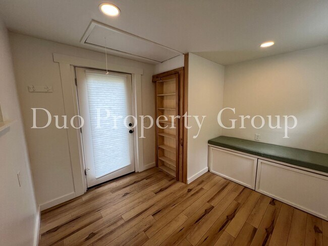 Building Photo - Edgewood South Eugene Home