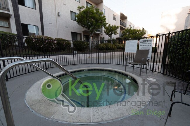 Building Photo - Walking distance to Fashion Vally Mall |2 minute drive to both North and South 163, as well as I-8